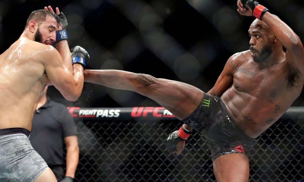 Tipos de apuestas en UFC y MMA – Guía para principiantes (julio de 2024)